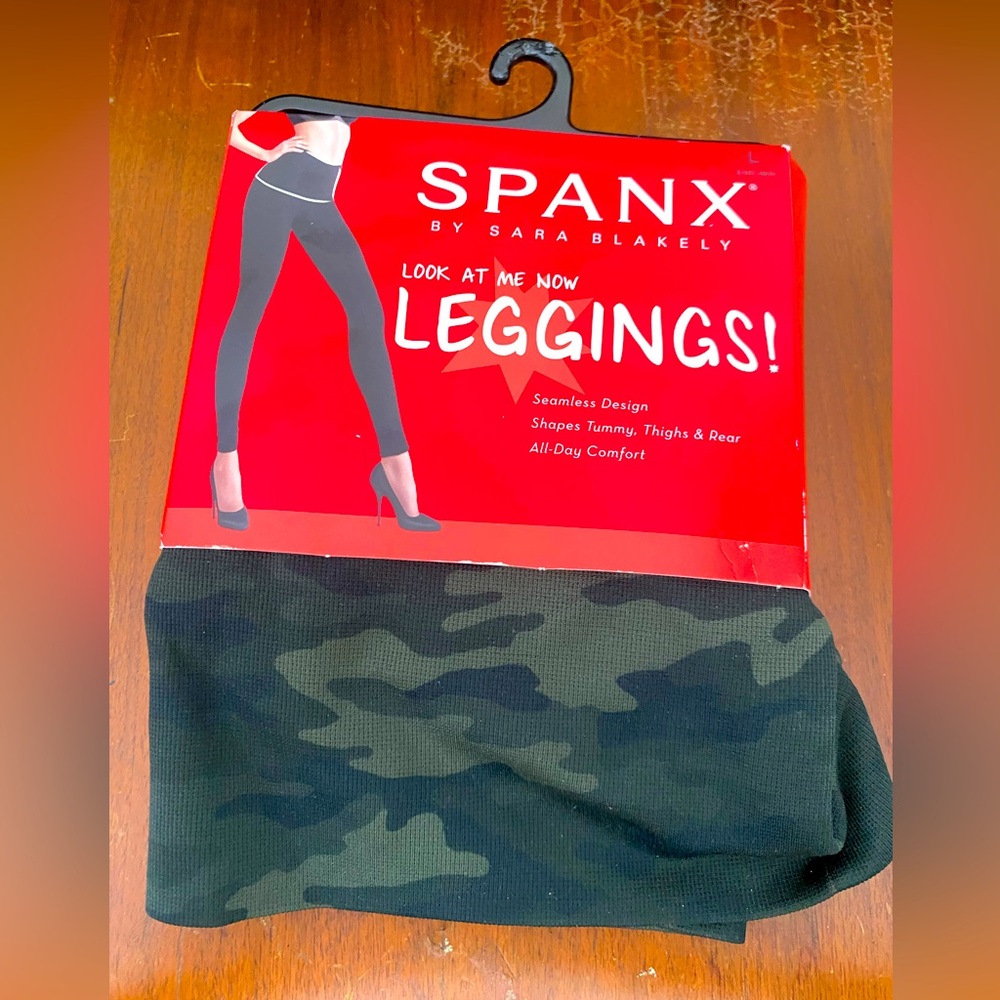 Spanx LOOK AT ME NOW LEGGINGS. New!!! Women’s large. Camo.